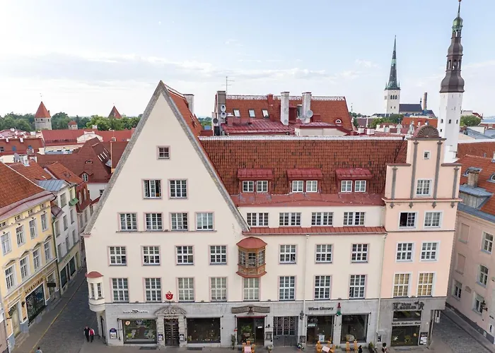 Old Town - Hall Square Apartment
